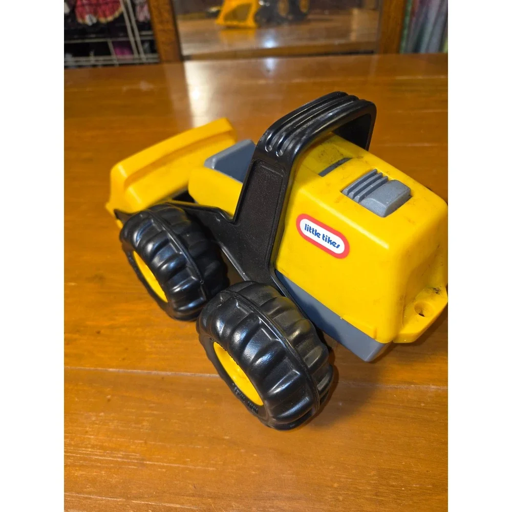 Little Tikes Yellow Front Loader Construction Toy Truck with Scoop